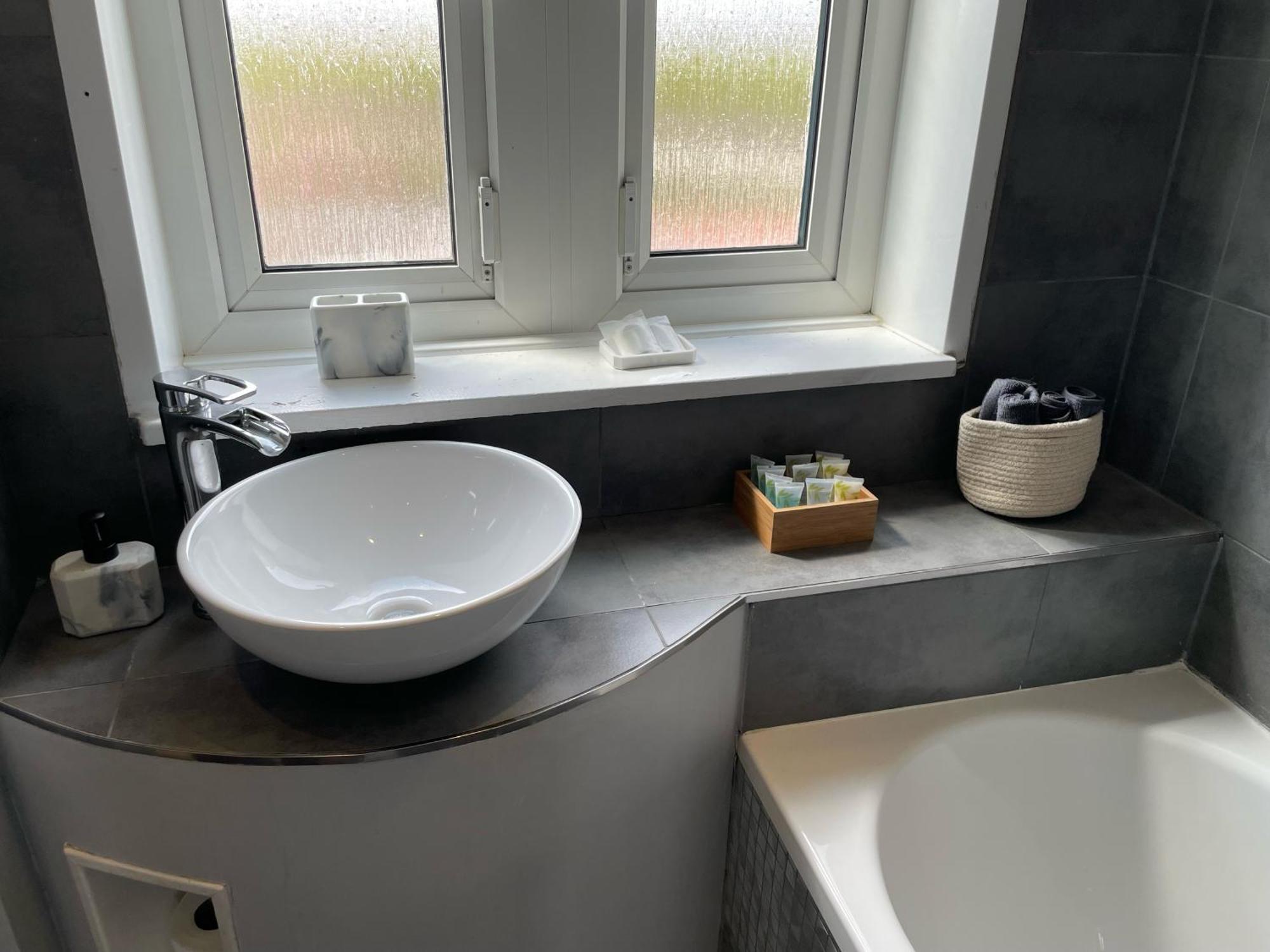 Top Floor 1 Bedroom Apartment With Views Over London Exterior photo